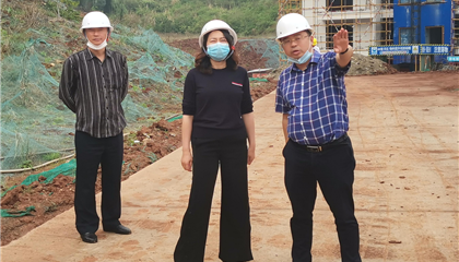 市國(guó)資委副主任張力到興學(xué)商務(wù)中心調(diào)研項(xiàng)目建設(shè)、疫情防控工作